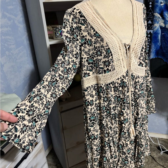 Torrid Floral Lace-Up Skater Dress - Black and Cream size 2 - Picture 9 of 16